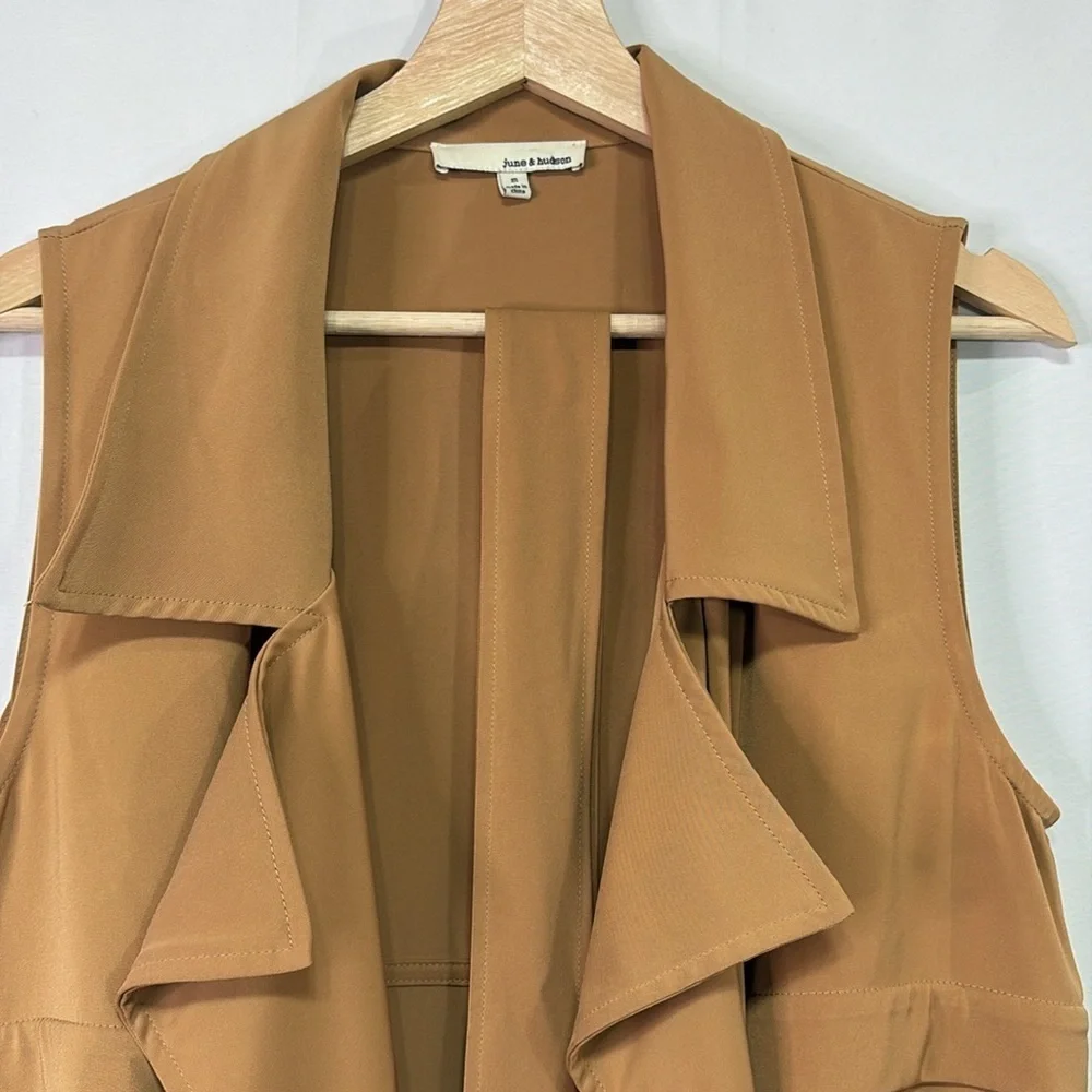 🍡 June and Hudson light brown trenchcoat style vest